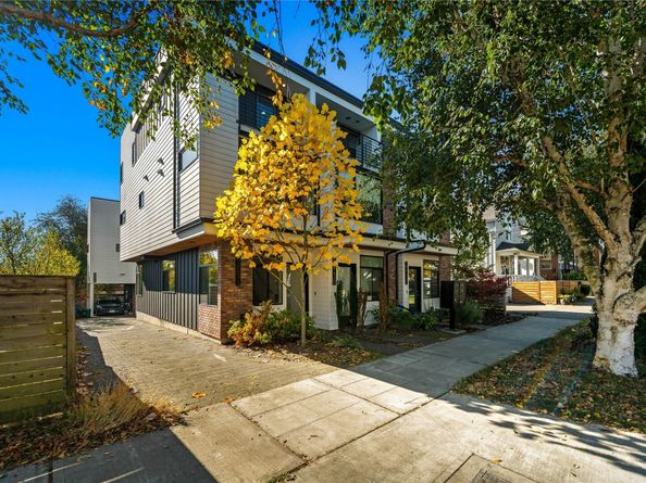 2213 A NW 63rd Street, Seattle WA 98107