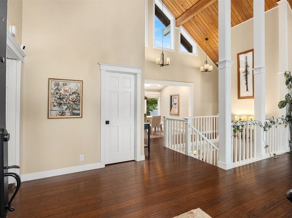 1542 10th Place N, Edmonds WA 98020