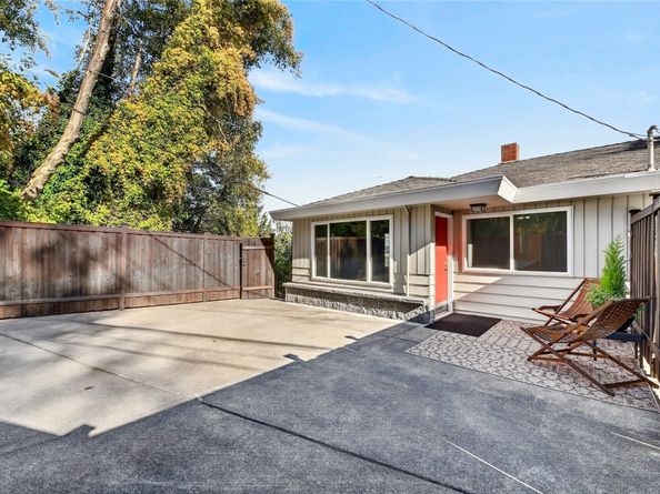 3128 SW Admiral Way, Seattle WA 98126