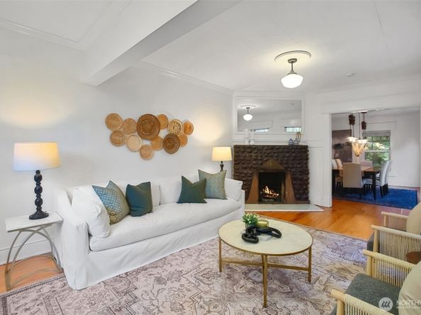 2106 Fairmount Avenue SW, Seattle WA 98126
