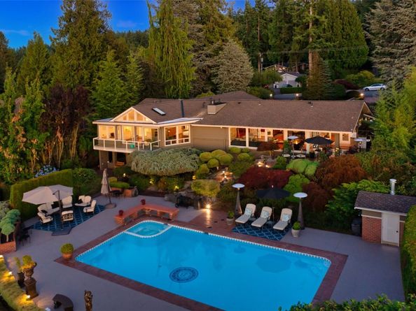 8723 Talbot Road, Edmonds WA 98026