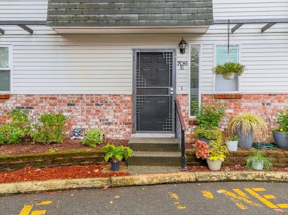 706 10th Street NE E, Auburn WA 98002