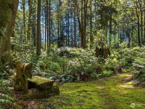 16526 232nd Avenue NE, Woodinville WA 98077
