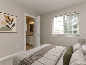 10426 17th Avenue SW 10426, Seattle WA 98146