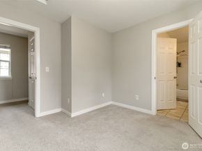 10426 17th Avenue SW 10426, Seattle WA 98146