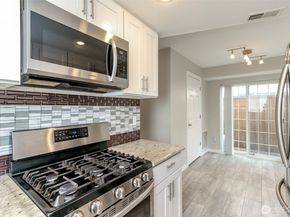 10426 17th Avenue SW 10426, Seattle WA 98146