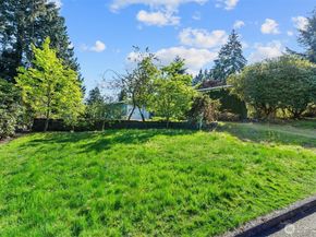 418 111th Avenue SE, Bellevue WA 98004
