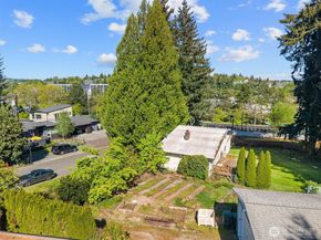 418 111th Avenue SE, Bellevue WA 98004