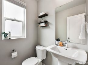 6633 NE 188th Court 6, Kenmore WA 98028