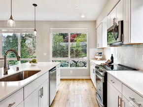 6633 NE 188th Court 6, Kenmore WA 98028