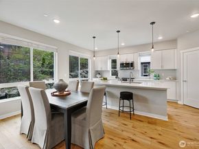 6633 NE 188th Court 6, Kenmore WA 98028