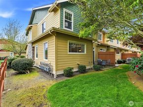 18502 36th Avenue W F, Lynnwood WA 98037