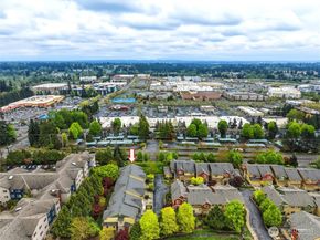 18502 36th Avenue W F, Lynnwood WA 98037