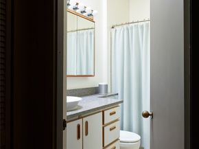 611 Post Avenue 7, Seattle WA 98104