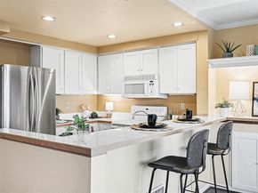 3420 Burke N C308, Seattle WA 98103