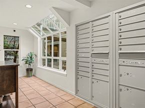 3420 Burke N C308, Seattle WA 98103