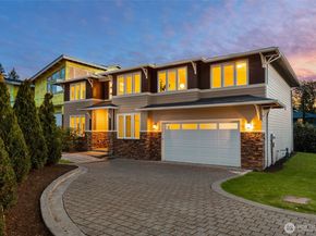 10219 125th Avenue NE, Kirkland WA 98033