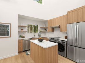 14009 13th Avenue SW, Burien WA 98166