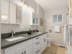 14009 13th Avenue SW, Burien WA 98166