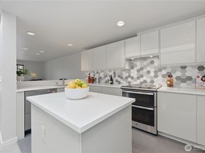 2115 Westlake Avenue N 402, Seattle WA 98109