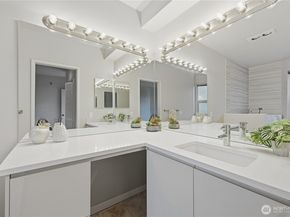 2115 Westlake Avenue N 402, Seattle WA 98109