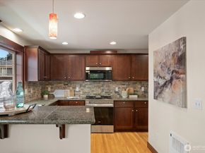 2205 NE 92nd Street, Seattle WA 98115