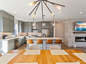 21724 25th Avenue SE A, Bothell WA 98021