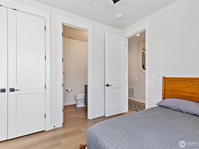 21724 25th Avenue SE A, Bothell WA 98021