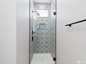 21724 25th Avenue SE A, Bothell WA 98021