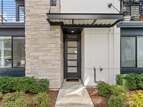 21724 25th Avenue SE A, Bothell WA 98021