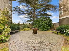 937 N 200th Street B 203, Shoreline WA 98133