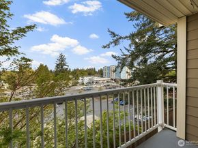 937 N 200th Street B 203, Shoreline WA 98133