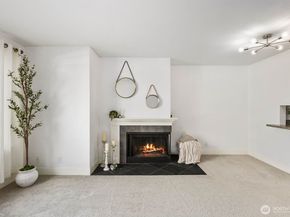 937 N 200th Street B 203, Shoreline WA 98133