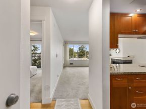 937 N 200th Street B 203, Shoreline WA 98133