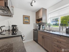 14006 NE 181st Place B106, Woodinville WA 98072