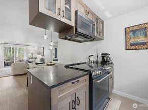 14006 NE 181st Place B106, Woodinville WA 98072