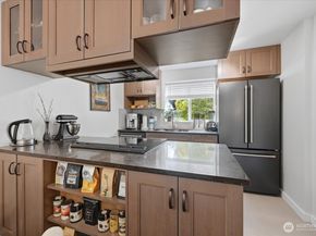 14006 NE 181st Place B106, Woodinville WA 98072