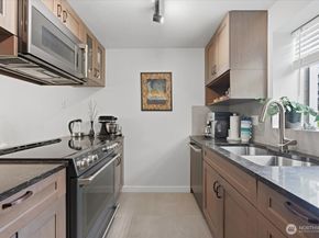14006 NE 181st Place B106, Woodinville WA 98072