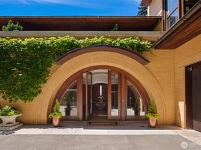 415 Shoreland Drive SE, Bellevue WA 98004