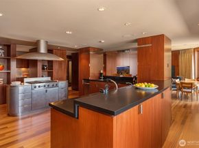 415 Shoreland Drive SE, Bellevue WA 98004
