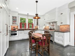 24632 NE 72nd Street, Redmond WA 98053