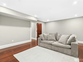 24632 NE 72nd Street, Redmond WA 98053