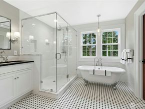 24632 NE 72nd Street, Redmond WA 98053