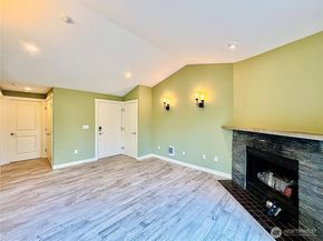 15291 NE 82nd Street 302, Redmond WA 98052