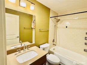 15291 NE 82nd Street 302, Redmond WA 98052