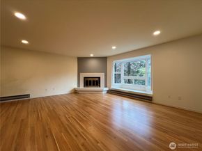 210 Boylston Avenue E 103, Seattle WA 98102