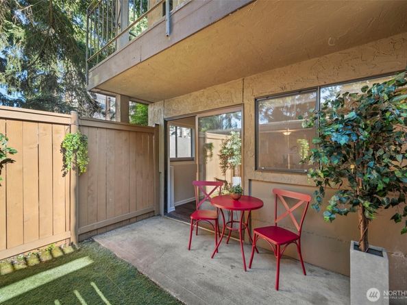 750 N 143rd Street B7, Seattle WA 98133
