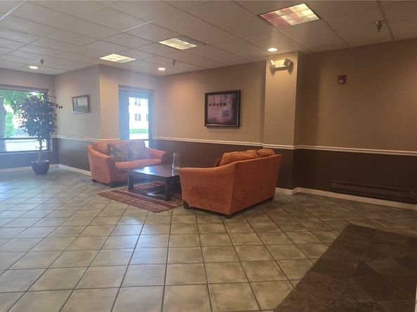 12345 Roosevelt Way NE 406, Seattle WA 98125