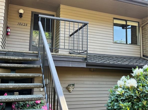 10628 Glen Acres Dr S, Seattle WA 98168