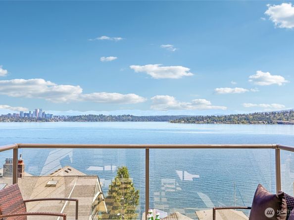 424 35th Avenue S, Seattle WA 98144